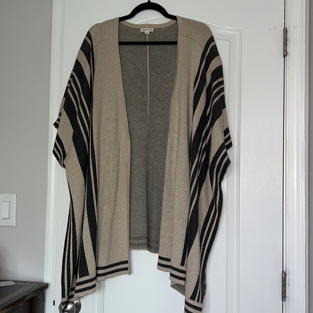 Versatile Cape - Picture 5 of 7